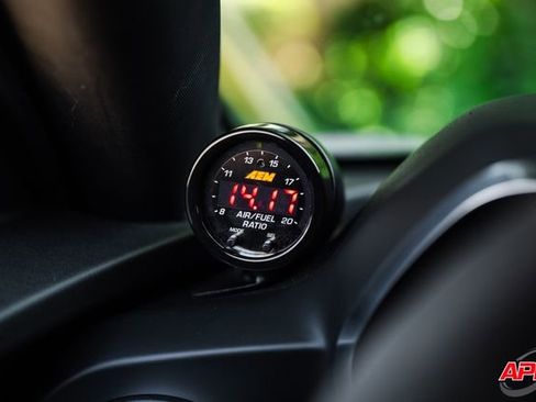 Used 2018 Chevrolet Camaro ZL1 RWD image 22