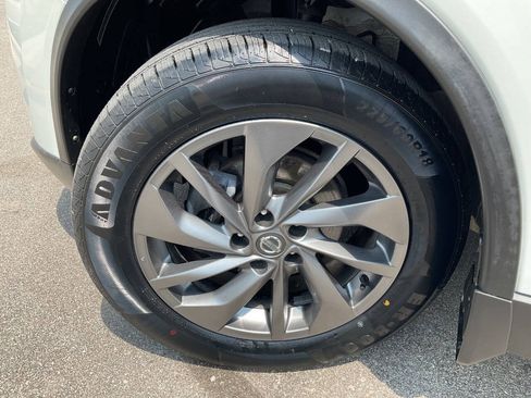 Used 2016 Nissan Rogue SL FWD image 41