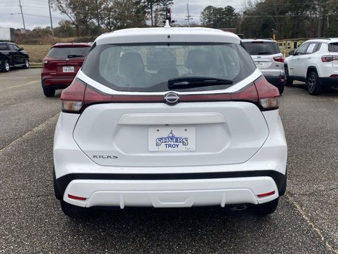 Used 2024 Nissan Kicks S image 6