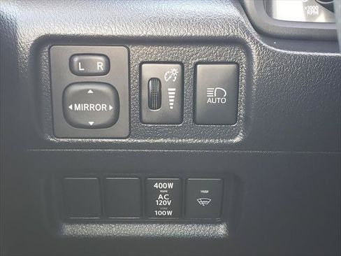 Certified 2022 Toyota 4Runner SR5 AWD/4WD image 29