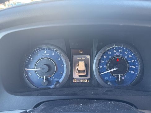 Used 2015 Toyota Sienna XLE w/ XLE Navigation Package image 10