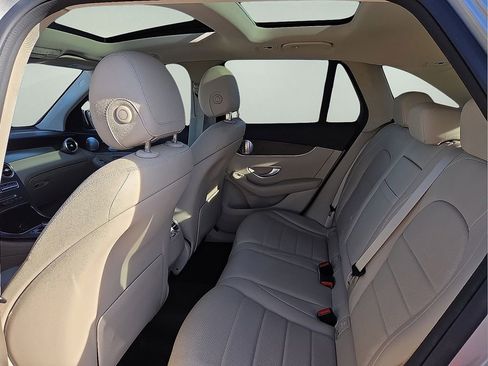 Used 2019 Mercedes-Benz GLC 350e 4MATIC image 21