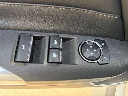 Used 2020 Ford Mustang Premium image 15