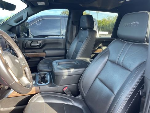 Used 2021 Chevrolet Silverado 2500 High Country w/ Z71 Off-Road Package image 9