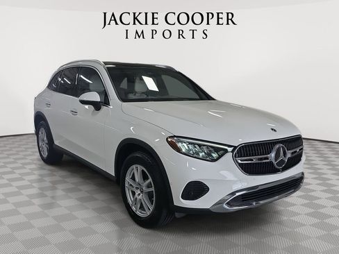 New 2025 Mercedes-Benz GLC 300 GLC 300 image 3