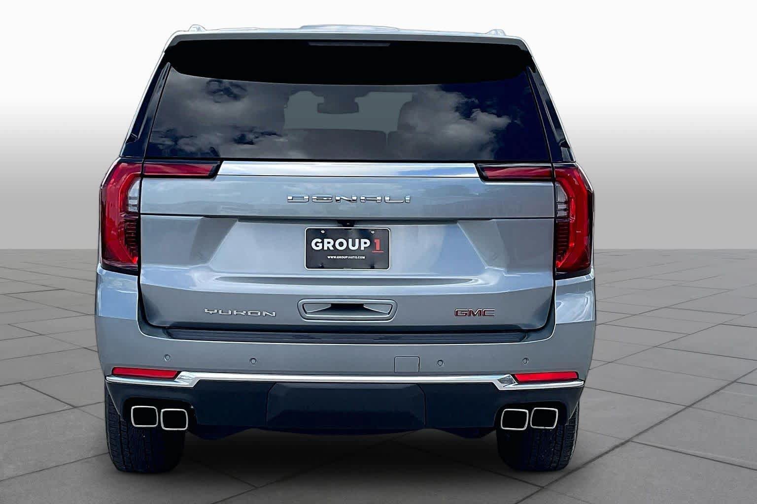 Used 2025 GMC Yukon Denali RWD image 5