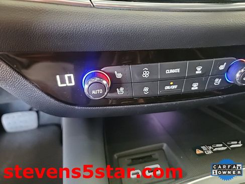 Used 2024 Buick Enclave Premium image 17