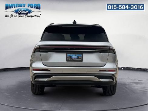 Used 2025 Lincoln Nautilus Reserve w/ Jet Appearance Package AWD/4WD image 4