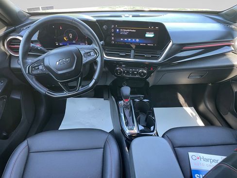 Used 2024 Chevrolet Trax RS w/ Sunroof Package FWD image 20