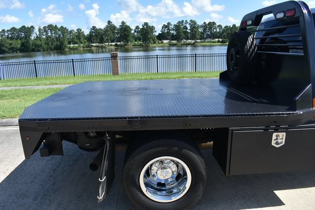 Used 2023 RAM 3500 Tradesman w/ Chrome Appearance Group AWD/4WD image 4