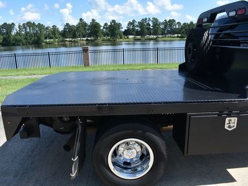 Used 2023 RAM 3500 Tradesman w/ Chrome Appearance Group image 4