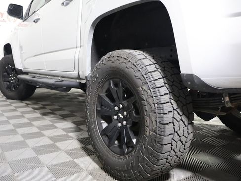 Used 2019 Chevrolet Colorado Z71 AWD/4WD image 9
