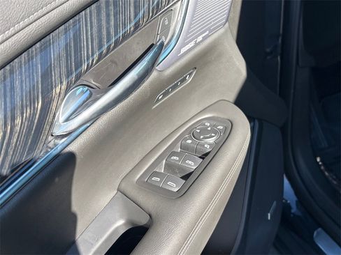 Used 2023 Cadillac XT6 Premium Luxury image 27