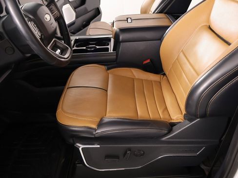 Used 2024 Ford F350 Platinum w/ FX4 Off-Road Package image 12