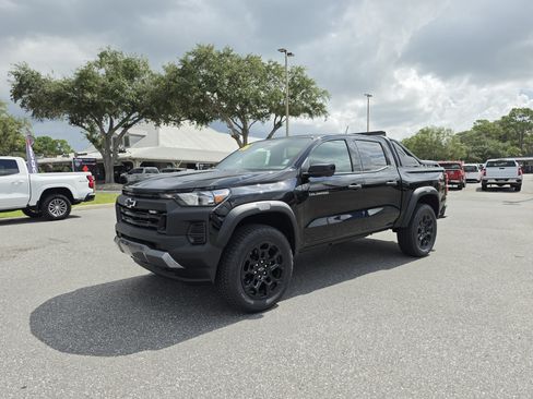 New 2026 Chevrolet Colorado Trail Boss w/ Midnight Edition AWD/4WD image 10
