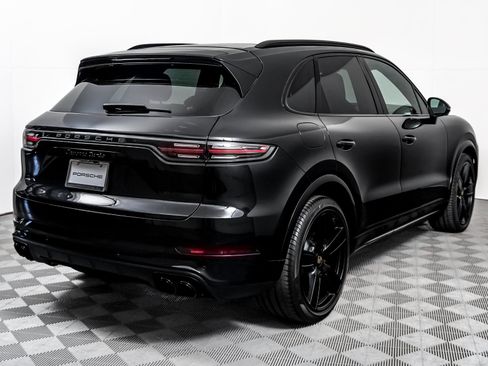 Certified 2023 Porsche Cayenne Turbo AWD/4WD image 10