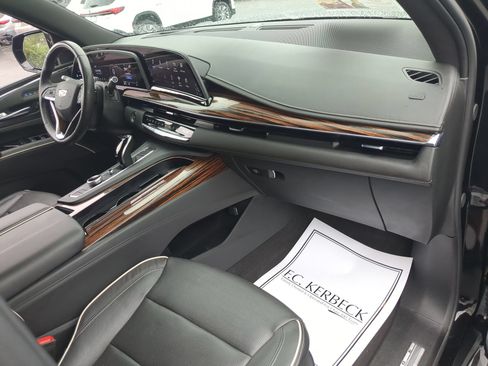 Certified 2023 Cadillac Escalade Premium Luxury w/ LPO, Floor Liner Package AWD/4WD image 28