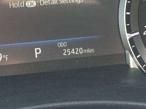 Used 2025 Toyota Highlander LE FWD image 43