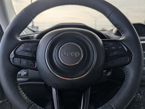 Used 2020 Jeep Renegade Altitude image 27