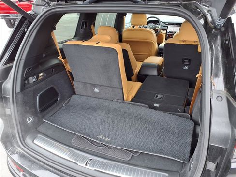 Used 2024 Jeep Grand Cherokee L Summit AWD/4WD image 32
