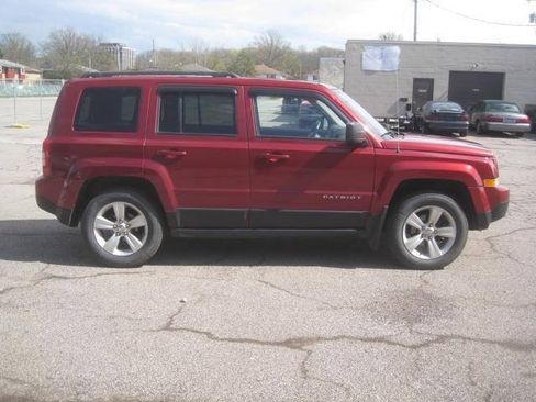 Used 2014 Jeep Patriot Sport w/ Power Value Group AWD/4WD image 4