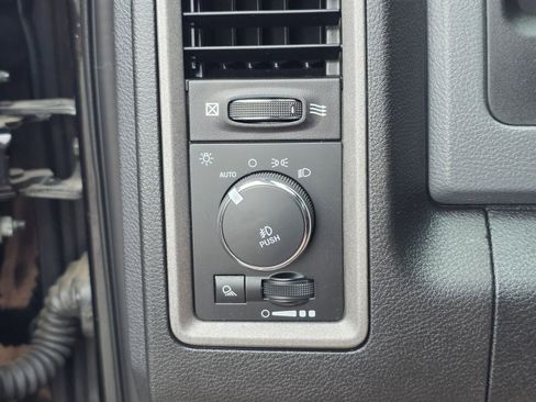 Used 2017 RAM 1500 Express w/ Black Ram 1500 Express Group AWD/4WD image 13