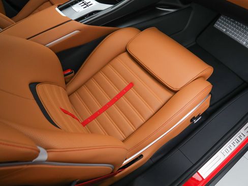 Certified 2026 Ferrari Purosangue AWD/4WD image 19