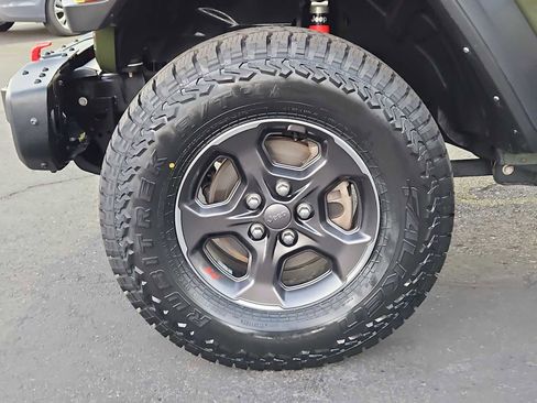 Used 2021 Jeep Gladiator Rubicon image 13