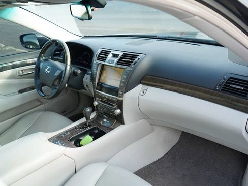 Used 2011 Lexus LS 460 RWD image 19