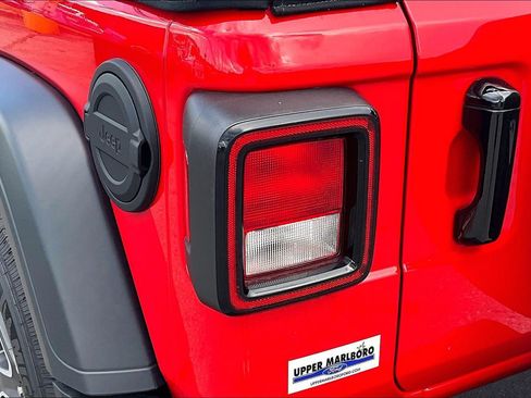 Used 2021 Jeep Wrangler Unlimited Sport AWD/4WD image 30