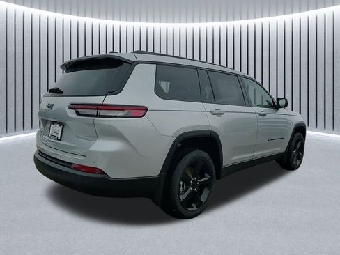 New 2025 Jeep Grand Cherokee L Altitude image 7