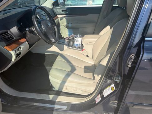 Used 2013 Subaru Outback 2.5i Limited AWD/4WD image 10