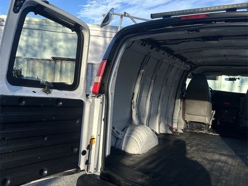 Used 2013 GMC Savana 2500 w/ Cold Climate Package image 16