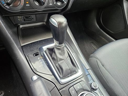 Used 2015 MAZDA MAZDA3 i Sport FWD image 22