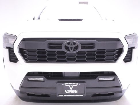 Used 2024 Toyota Tacoma TRD Sport image 8