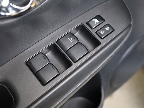 Used 2016 Nissan Versa Note SV FWD image 33
