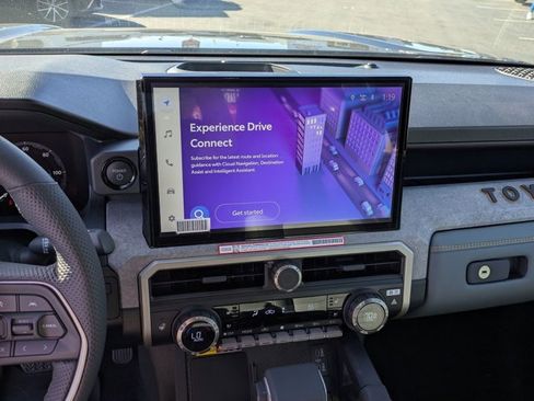 Used 2025 Toyota Tacoma Trailhunter image 19