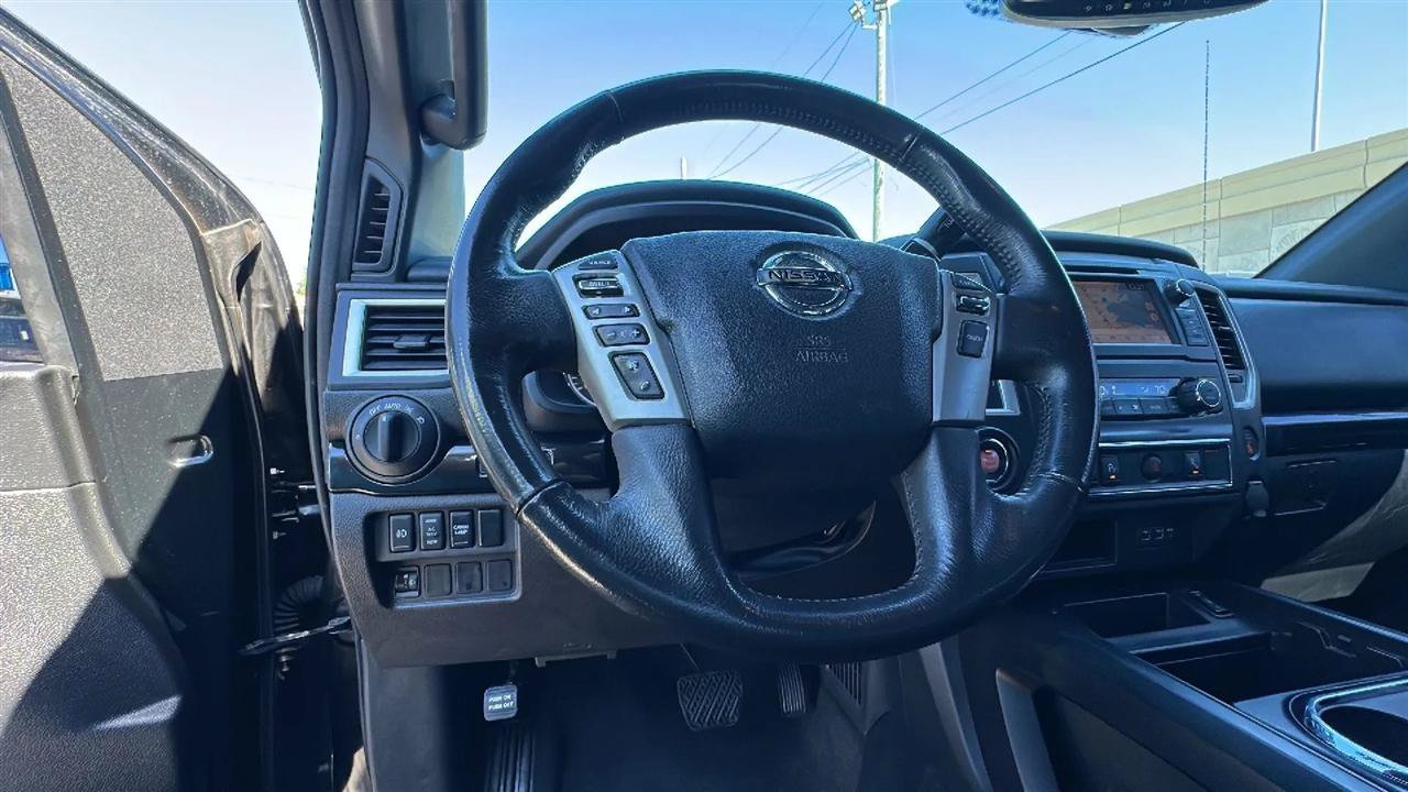 Used 2019 Nissan Titan SV w/ SV Convenience Package RWD image 41