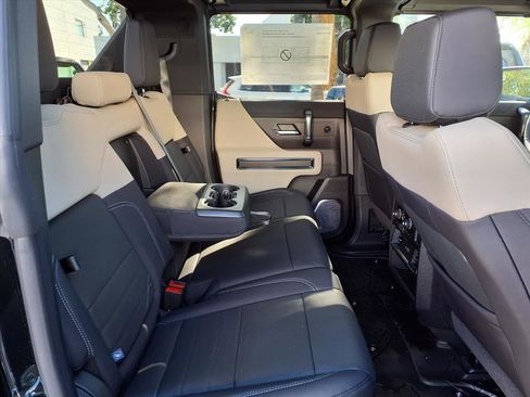 New 2026 GMC Hummer EV 4x4 Crew Cab image 6