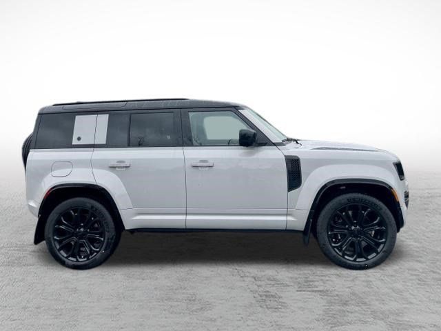 New 2026 Land Rover Defender 110 OCTA AWD/4WD image 4