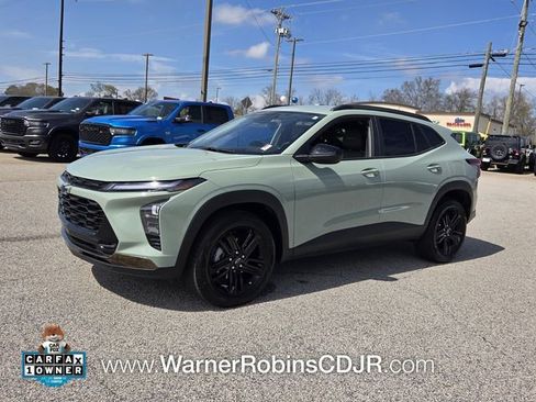 Used 2025 Chevrolet Trax ACTIV w/ Driver Confidence Package image 3