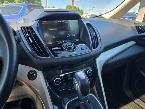 Used 2015 Ford C-MAX Energi SEL w/ Equipment Group 303A FWD image 29