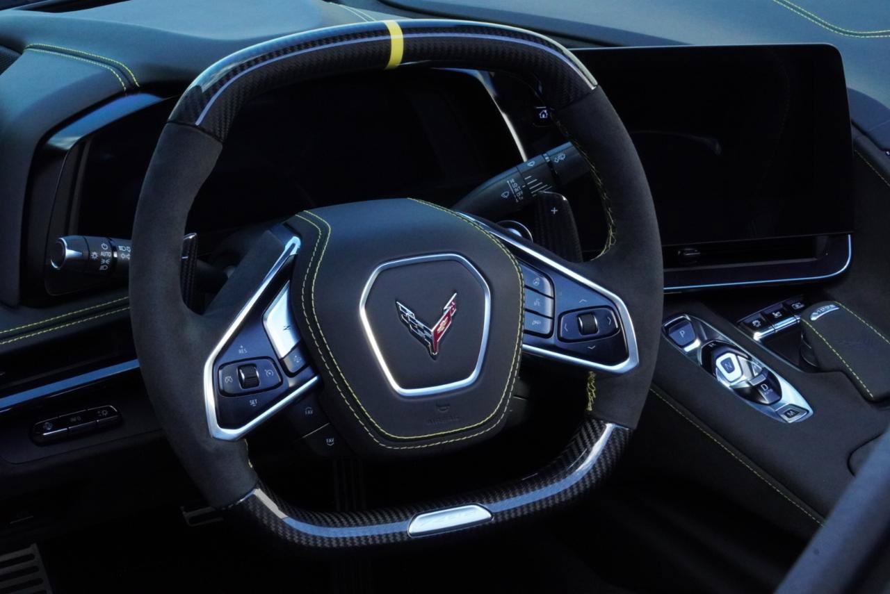 Used 2025 Chevrolet Corvette Z06 w/ Z07 Performance Package RWD image 29