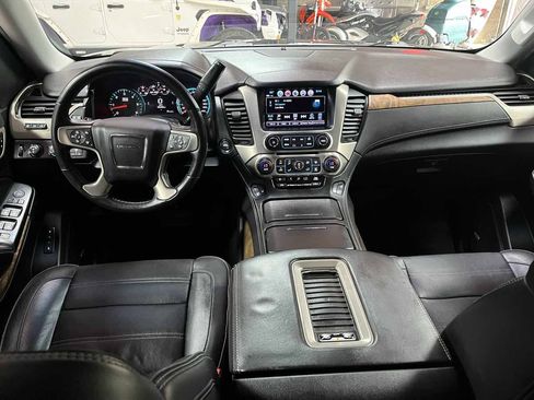 Used 2018 GMC Yukon Denali w/ Denali Ultimate Package AWD/4WD image 9