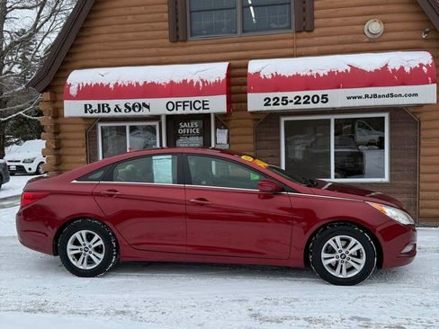 Used 2013 Hyundai Sonata GLS w/ Popular Equipment Pkg image 2