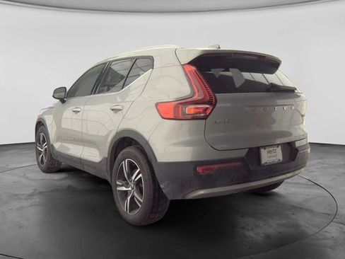 Used 2024 Volvo XC40 B5 Core AWD/4WD image 10