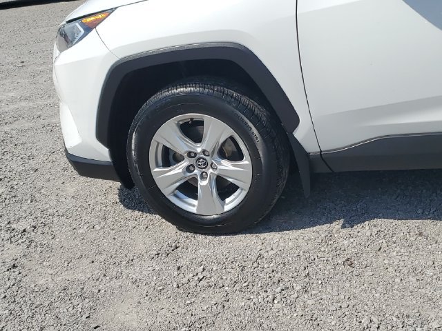 Used 2020 Toyota RAV4 XLE AWD/4WD image 8