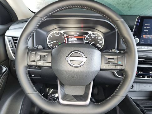 Used 2026 Nissan Rogue SV FWD image 23