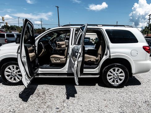 Used 2014 Toyota Sequoia Platinum AWD/4WD image 18