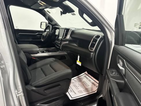 New 2026 RAM 1500 4x4 Crew Cab image 23